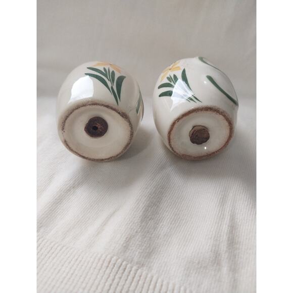Vintage Salt & Pepper Shakers Green Yellow Floral With Metal Caddy 3.25" - Picture 3 of 5